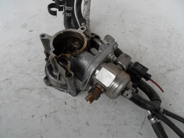 AUDI A4 B8 2007-2011 1.8 TFSI Kraftstoffpumpe OEM image 4