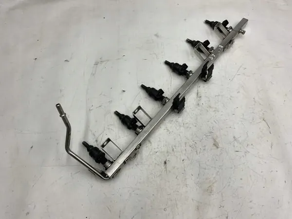 Brandstofrail BMW E60 E61 2.5 7541453 image 5