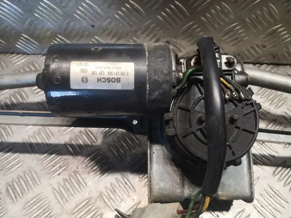 Mercedes-Benz Sprinter W901 W902 Windshield Wiper Mechanism OEM image 2