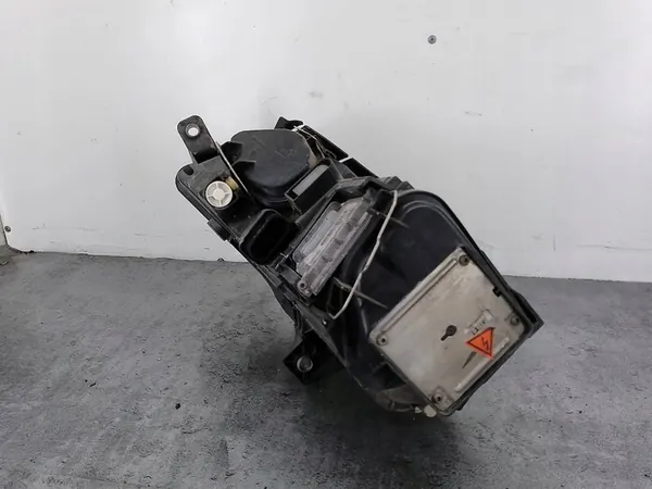 Oikea Bixenon-etuvalaisin VW Passat B6 image 8