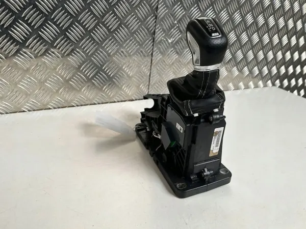 Levier de vitesse Volvo XC60 2018 OEM 32240021 - Occasion image 2