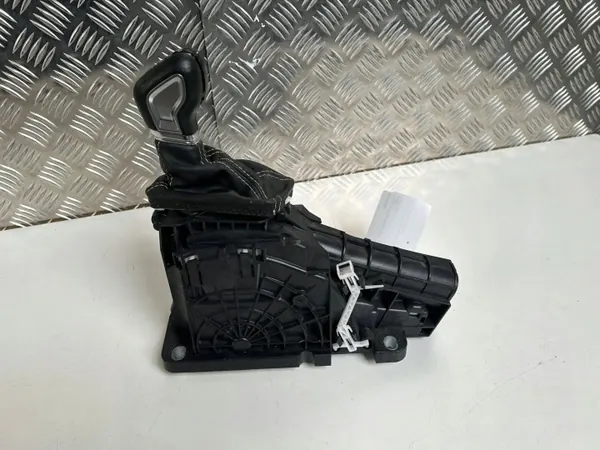 Levier de vitesse Volvo XC60 2018 OEM 32240021 - Occasion image 9