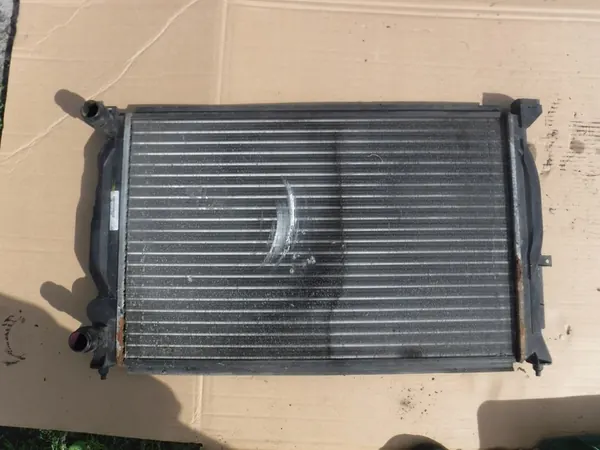 Radiador de agua VW PASSAT B5 LIFT 2.0 AZM OEM 8D0121251AT image 2