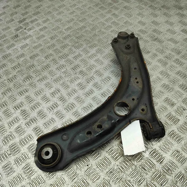 AUDI Q2 2.0 TDI Braccio di Sospensione Anteriore Inferiore 81A407152F image 2