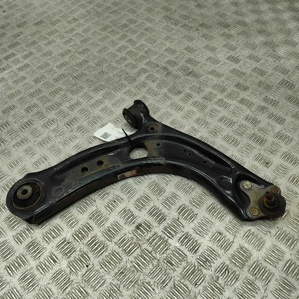 AUDI Q2 2.0 TDI Braccio di Sospensione Anteriore Inferiore 81A407152F image 3