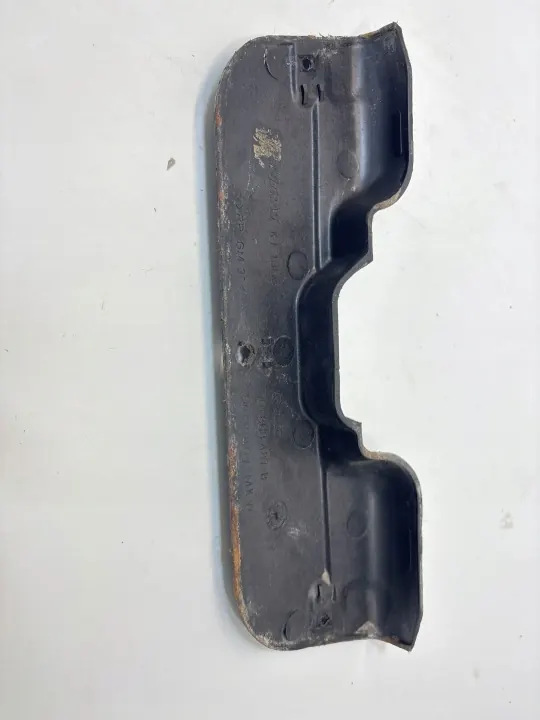 OEM 701863487B VW Transporter T4 Heckklappenverriegelung Abdeckung image 3