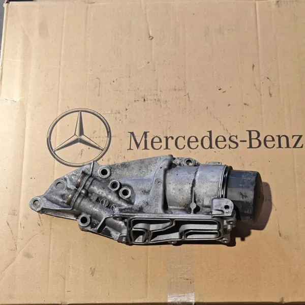 Mercedes-Benz Oljefilterbas A2721800210 - Begagnad image 4