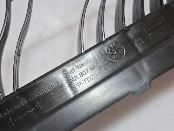 Volkswagen Tiguan II 2016 Deslizadores de para-choque traseiro 5NA807863 image 8