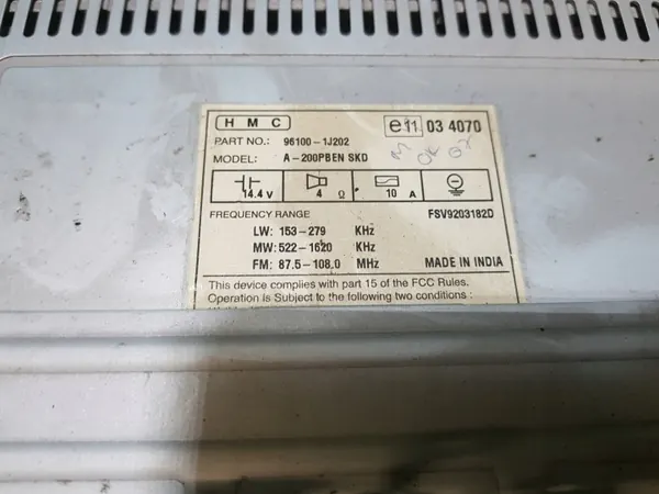 Radio Hyundai i20 de fábrica CD MP3 OEM 96100-1J202 image 3