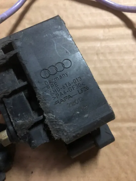 Barre de distribution suspension pneumatique Audi A7 4H0 image 3