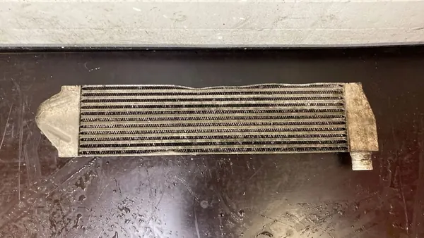 Renault OE 8200325003 Enfriador de aire image 3