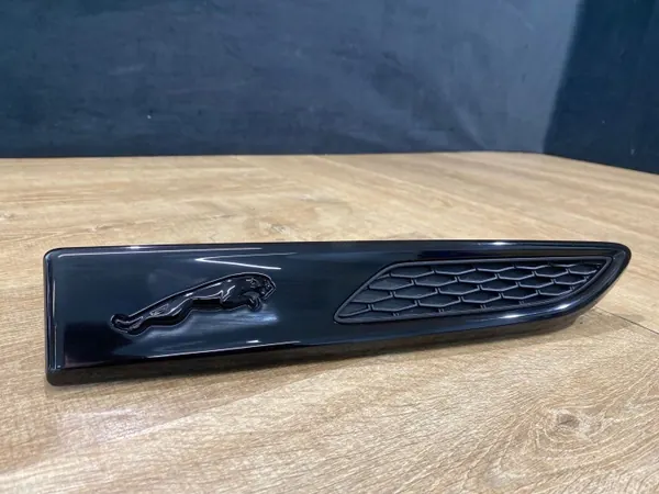 OEM MX83280B10AB Rechter Kotflügelabdeckung Jaguar F-Pace image 2