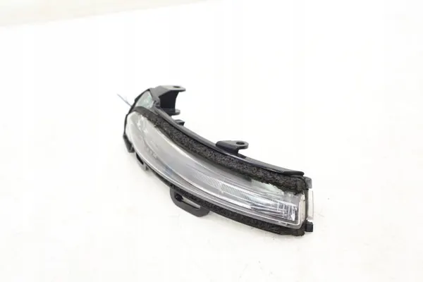Intermitente espejo derecho Alfa Romeo Giulia OEM 263004 image 3