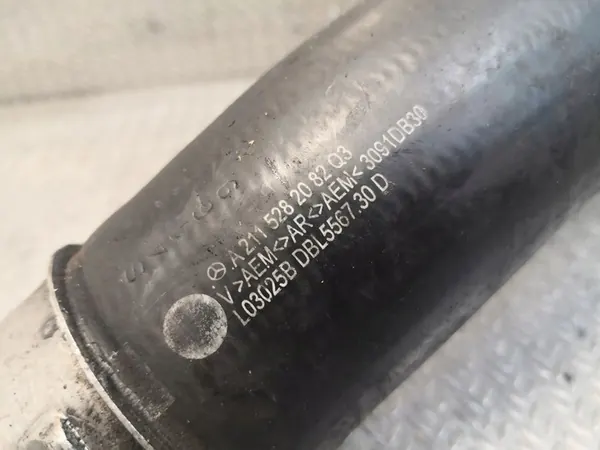 Mercedes-Benz E W211 Intercooler-Schlauch image 4