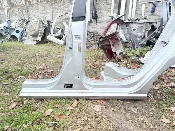 Linker achterdorpel VW Polo 6R 2009-2017 OEM 6R4809843A image 2