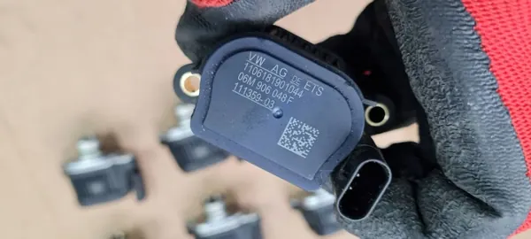 OEM 06M906048E Solenoidiventtiili 3.0 TFSI Moottorille image 5