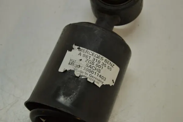 Mercedes ohjaamon jousitusvaimennin OEM A9613103555 image 3
