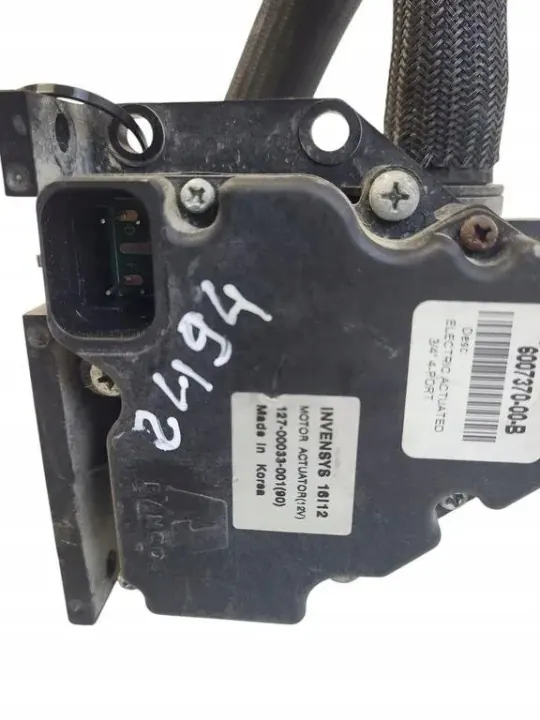 Pompe à eau Tesla Model X OEM 6007370-00-B Occasion image 8