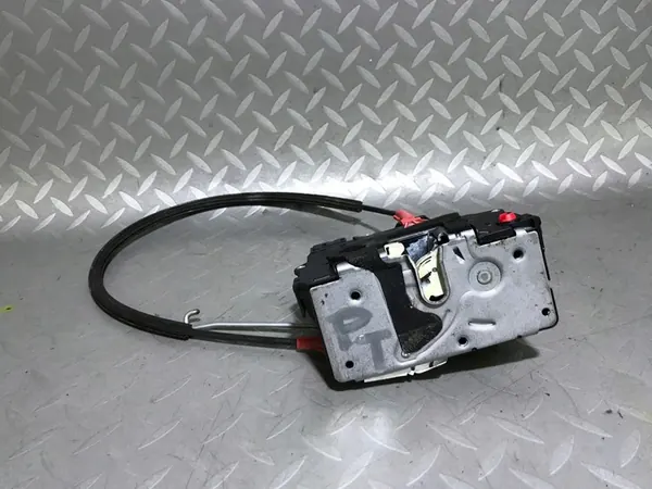 Bakre högra dörrlås Opel Meriva II OEM 13279837 image 3