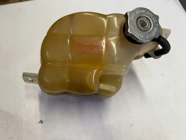 Dodge Journey Freemont 2.0D expansionsbehållare OEM 05058456AB image 2