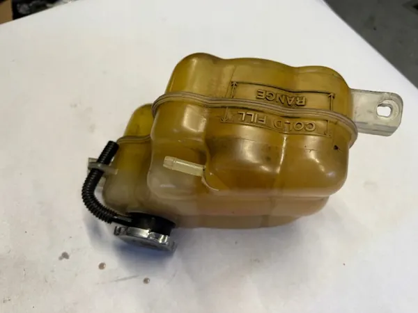 Dodge Journey Freemont 2.0D expansionsbehållare OEM 05058456AB image 6