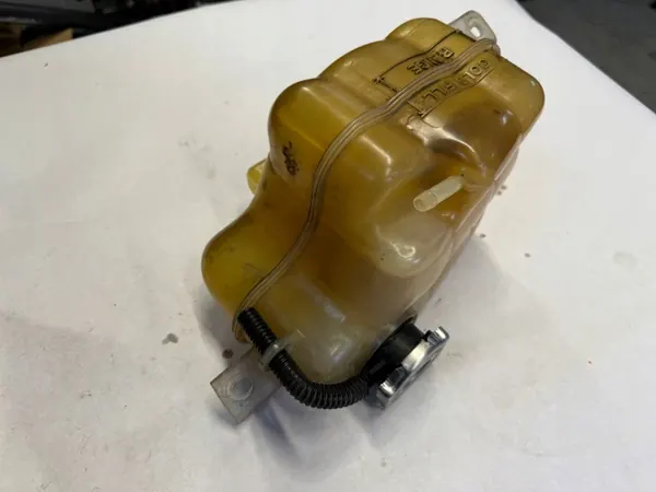 Dodge Journey Freemont 2.0D expansionsbehållare OEM 05058456AB image 7