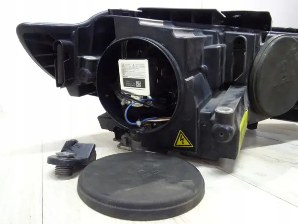 Vasen Xenon-etuvalo VW Passat CC Lift 3C8941751Q image 7