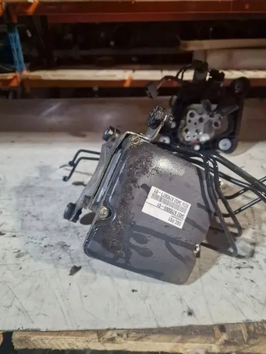 ABS-pumppu OEM 6795069 BMW 5 GT F07 3.0L Diesel image 2