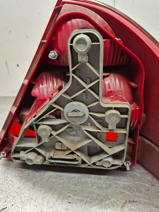 Rechter achterlamp MERCEDES-BENZ C (W203) A2038200164 image 3