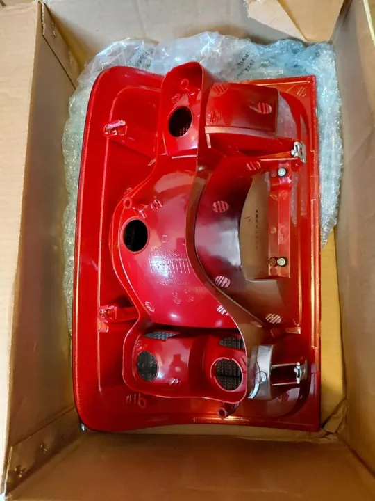 Luz Trasera Derecha VW Amarok 2010-2013 image 4