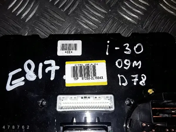Hyundai AC Control Module OEM 972502L1504X image 3