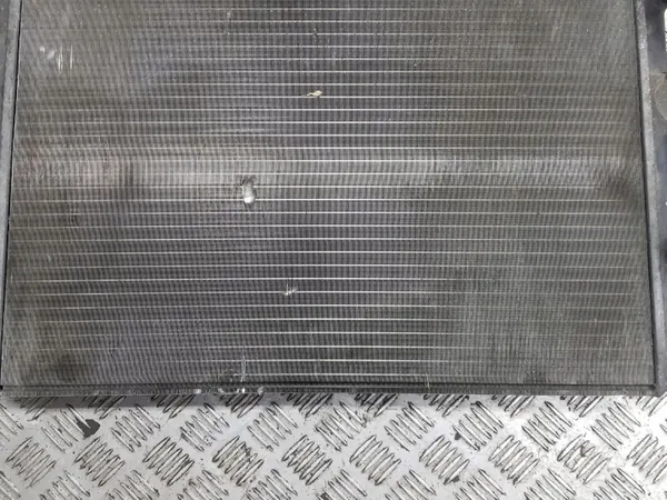Renault OE Vattenkylare OEM AMD63258 Begagnad image 7