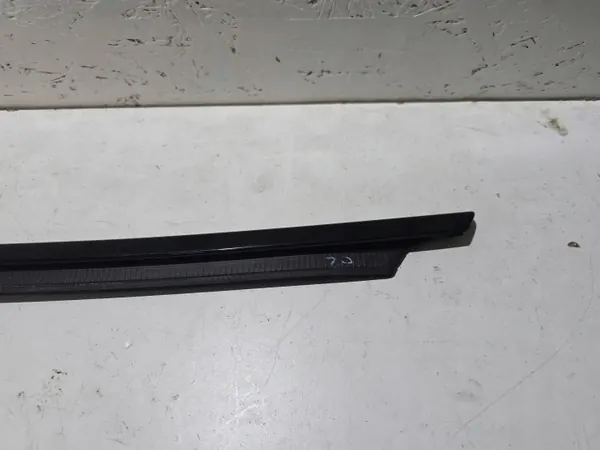 BMW GHM9838 Dörrlist Vänster Bak Svart Glans image 3