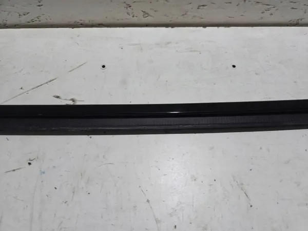 BMW GHM9838 Dörrlist Vänster Bak Svart Glans image 4