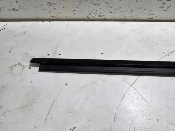 BMW GHM9838 Dörrlist Vänster Bak Svart Glans image 5