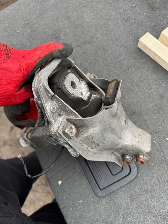 Soporte de motor 8K0199381 Audi A4 B8 3.0 TDI image 2