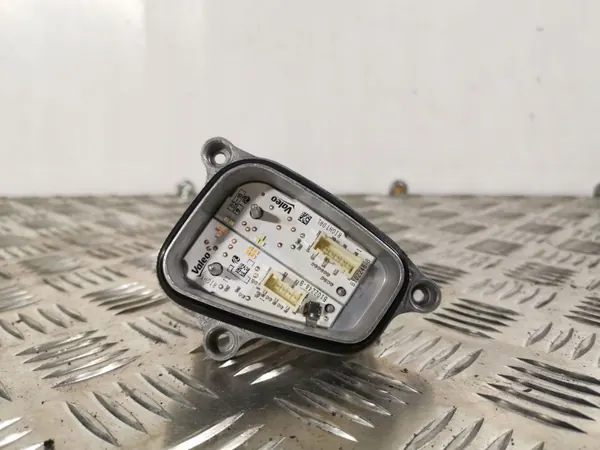 Controladores SEAT Arona 2018 OEM 90118119 - Usado image 2