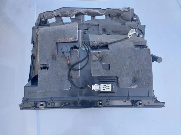 Hansikaslokero Audi A3 8P 03-08 OEM 8P1857035G Musta image 4