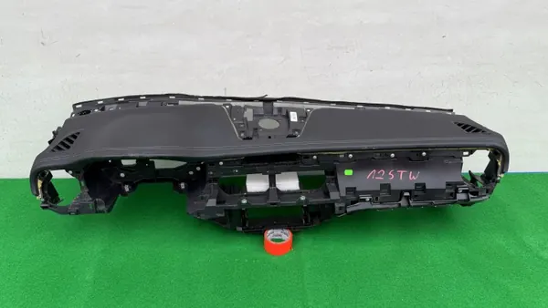 Mercedes X-Class W470 Dashboardconsole OEM 681005XA01A image 2