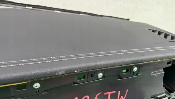 Mercedes X-Class W470 Dashboardconsole OEM 681005XA01A image 4