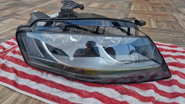 AUDI A4 B8 Faro Derecho Original OEM 8K0941030AF image 2