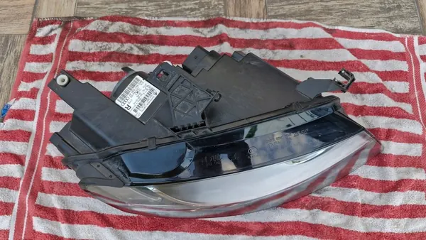 AUDI A4 B8 Faro Derecho Original OEM 8K0941030AF image 3