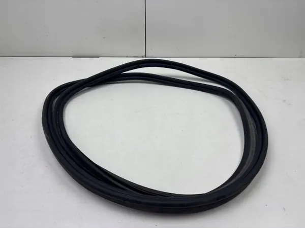 Audi A4 B9 bagageluckspackning OEM 8W5827705D image 2