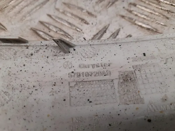 Jeep Grand Cherokee 2011 Oikea Takareflektorilamppu image 2