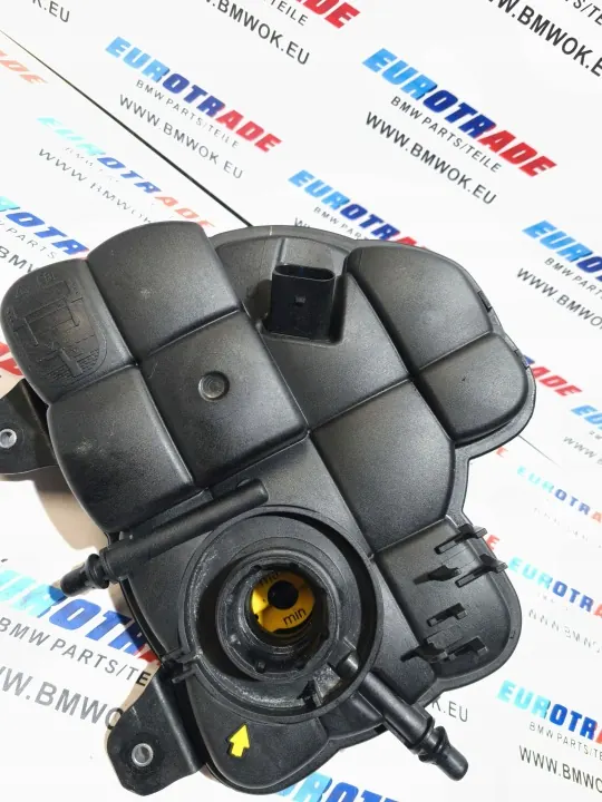BMW 8090271 Uitzettank voor F90 F91 F92 F93 image 4