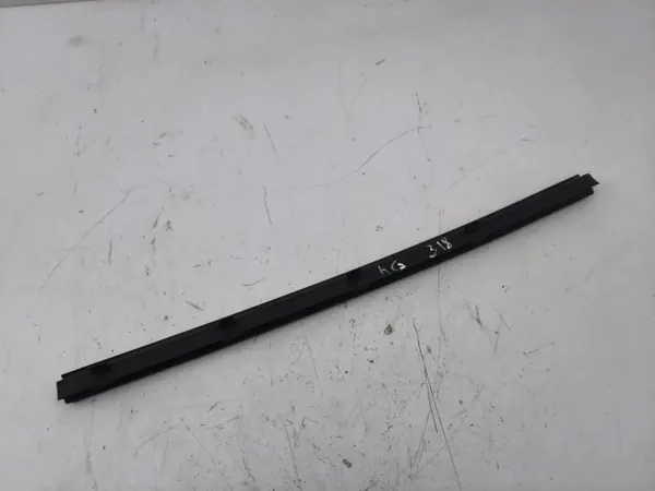 Tesla AMD134432 takaoven ikkunatiiviste vasen puoli image 2