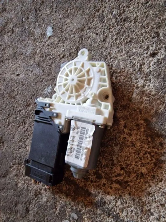 SEAT raammotor OEM 1J0959802G - Gebruikt image 3