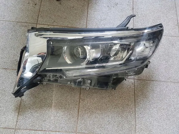 Faros delanteros LED izquierdo Toyota Land Cruiser image 2