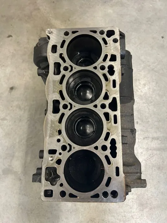 Bloque motor poste 2.0 TDI DFG Tiguan OEM 04L100090R image 6