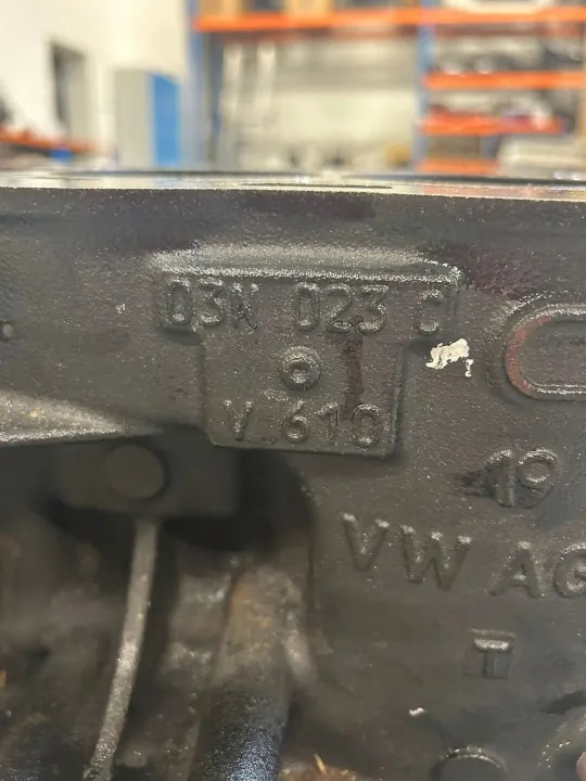 Bloque motor poste 2.0 TDI DFG Tiguan OEM 04L100090R image 7